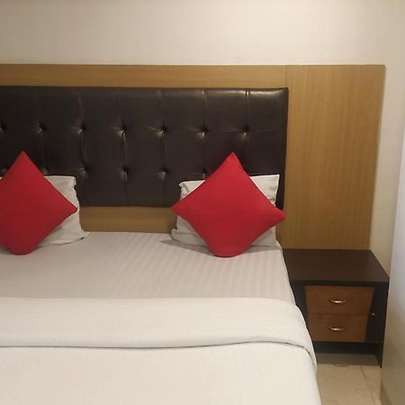Hotel Palm Star Belapurpada Esterno foto